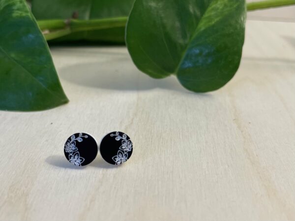 Acrylic black and white orchid flower stud earrings